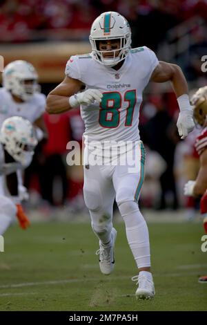 Miami Dolphins tight end Durham Smythe (81) runs onto the field as