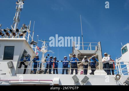 220511-N-XB470-5036  PACIFIC OCEAN (May 11, 2022) – U.S. Navy Sailors prepare for routine flight operations on the flight deck aboard Military Sealift Command hospital ship USNS Mercy (T-AH 19) while underway for Pacific Partnership 2022. Now in its 17th year, Pacific Partnership is the largest annual multinational humanitarian assistance and disaster relief preparedness mission conducted in the Indo-Pacific. Stock Photo