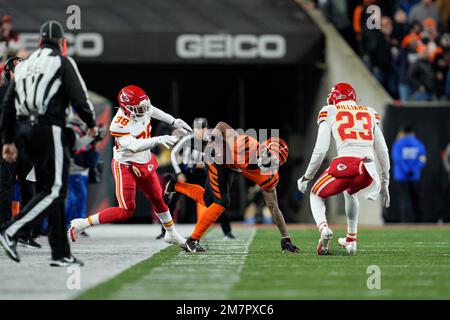 Cincinnati Bengals quarterback Joe Burrow (9) reacts during an NFL football  game against the Kansas City Chiefs, Sunday, Dec. 4, 2022, in Cincinnati.  (AP Photo/Emilee Chinn Stock Photo - Alamy