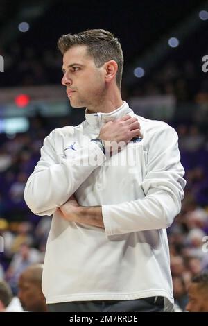 Florida head coach Todd Golden watches playagainst Missouri during the ...