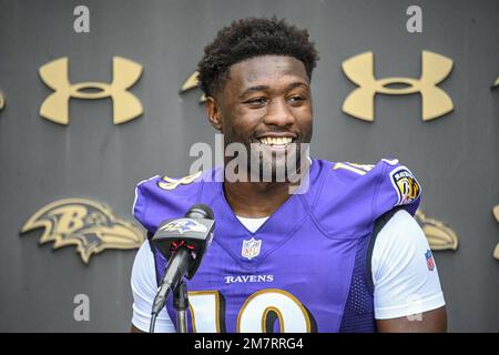 Baltimore Ravens linebacker Roquan Smith (18) looks on between plays during  the second half of an NFL football game against the Denver Broncos, Sunday,  Dec. 4, 2022, in Baltimore. (AP Photo/Terrance Williams