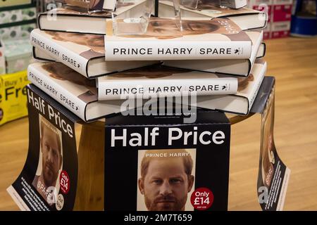 London, UK. 10th Jan, 2023. Copies of Prince Harry's new book 'Spare' on sale at a bookshop in Twickenham' Prince Harry's highly anticipated memoir 'Spareî released on Tuesday has already sold 400,000 copies, causing controversy for reported rifts between Harry and his older brother Prince William. Credit: SOPA Images Limited/Alamy Live News Stock Photo