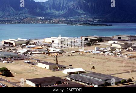 An aerial view of various base facilities during exercise COPE ELITE '81. Subject Operation/Series: COPE ELITE '81 Base: Marine Corps Air Station Kaneohe State: Hawaii (HI) Country: United States Of America (USA) Stock Photo