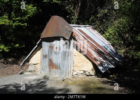 Old Hut in Arrowtown’s Historic Chinese Settlement Stock Photo