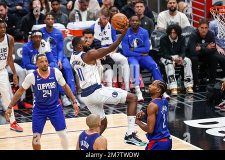 Los Angeles, California, USA. 10th Jan, 2023. Dallas Mavericks guard Tim Hardaway Jr. (11) goes to basket against Los Angeles Clippers forward Kawhi Leonard (2) during an NBA basketball game Sunday, January 10, 2023, in Los Angeles. (Credit Image: © Ringo Chiu/ZUMA Press Wire) EDITORIAL USAGE ONLY! Not for Commercial USAGE! Stock Photo