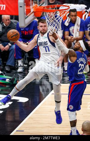 Los Angeles, California, USA. 10th Jan, 2023. Dallas Mavericks guard Jaden Hardy (3) shoots against Los Angeles Clippers forward Kawhi Leonard (2) during an NBA basketball game Sunday, January 10, 2023, in Los Angeles. (Credit Image: © Ringo Chiu/ZUMA Press Wire) EDITORIAL USAGE ONLY! Not for Commercial USAGE! Stock Photo