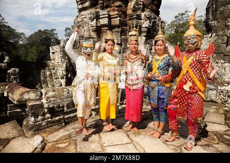 Siem Reap, Cambodia-August 5, 2009: Some dancers with typical costume prepare to go on stage to dance in Angkor wat Stock Photo