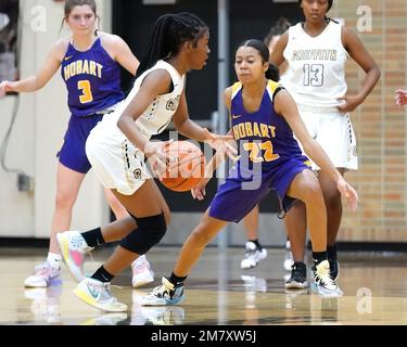 The girls competing during the girls fall high school basketball tournament in Australia Stock Photo