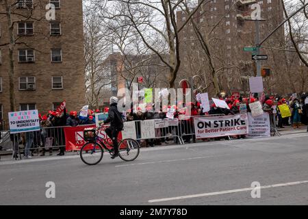 New York, New York, USA. 10th Jan, 2023. Nurses at Mount Sinai Hospital in New York City were among more than 7,000 nurses at two hospitals who returned to the picket lines for a second day. With no contract agreement yet between the New York State Nurses Association (NYSNA) and two hospitals, Mount Sinai Main Campus and Montefiore Bronx, the strike is now New York City's largest nurse strike in decades. (Credit Image: © Michael Nigro/Pacific Press via ZUMA Press Wire) EDITORIAL USAGE ONLY! Not for Commercial USAGE! Stock Photo