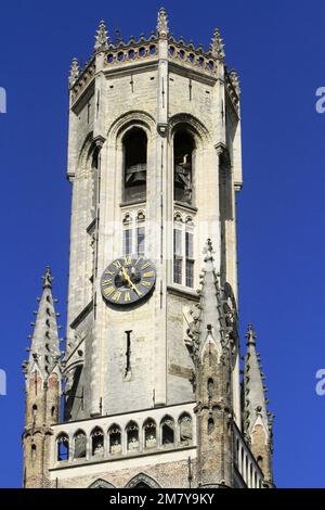 Le beffroi de Bruges. Vue depuis la Grand-Place. Bruges. Belgique. Europe. Stock Photo