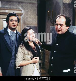 Das Spiel kann beginnen, Fernsehserie, Deutschland 1978, Folge 'Der große Tenor' vom 2. April 1978, Mitwirkende: Placido Domingo, Ileana Cotrubas, Otto Schenk, der bei dieser Sendung Regie führte Stock Photo