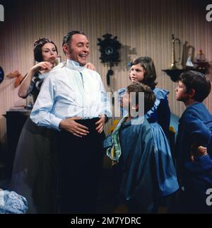 Peter Pan, Fernsehfilm, Deutschland 1962, Regie: Paul Verhoeven, Darsteller: Isolde Bräuner, Wolf Ackva, Helga Anders, Thomas Koester (?), Sascha Hehn Stock Photo