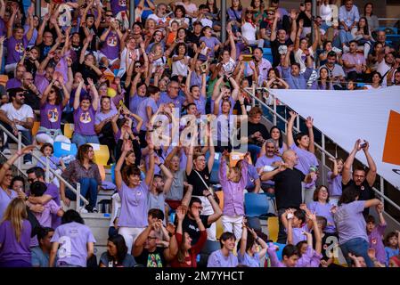 Concurs de Castells de Tarragona 2022 (Tarragona Castells contest). Sunday contest. Spectators in the stands (Tarragona, Catalonia, Spain) Stock Photo