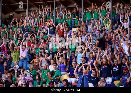 Concurs de Castells de Tarragona 2022 (Tarragona Castells contest). Sunday contest. Spectators in the stands (Tarragona, Catalonia, Spain) Stock Photo