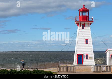 PORTAGE ISLANDS LIGHTHOUSE IN WHITE WOOD IN FRONT OF THE AQUARIUM, SHIPPAGAN, NEW BRUNSWICK, CANADA, NORTH AMERICA Stock Photo