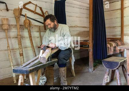 WOODWORKER AND BROOM MAKER, MARTIN HOUSE BUILT IN 1773, HISTORIC ACADIAN VILLAGE, BERTRAND, NEW BRUNSWICK, CANADA, NORTH AMERICA Stock Photo