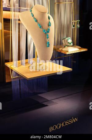 Gucci storefront/shop window/visual merchandising of New Bond St store, and  upmarket, affluent, upscale, luxury business Stock Photo - Alamy