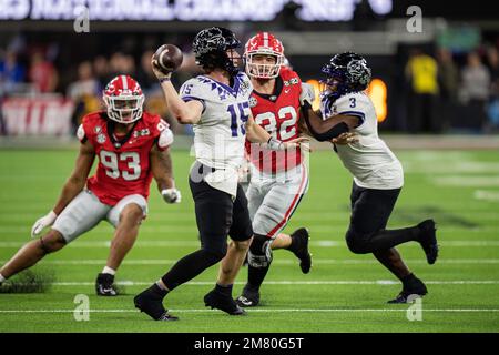 TCU Horned Frogs quarterback Max Duggan (15) throws during the College Football Playoff National Championship against the Georgia Bulldogs, Monday, Ja Stock Photo