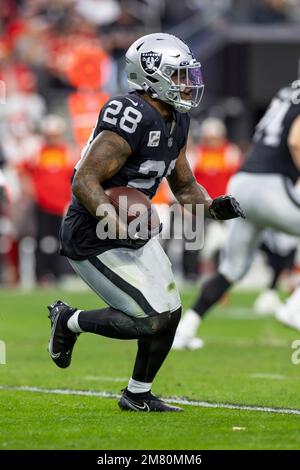 Las Vegas Raiders running back Josh Jacobs (28) walks off the field after  training camp on Wednesday, Aug 18, 2021, in Thousand Oaks, Calif. (Dylan  St Stock Photo - Alamy