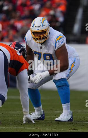 Los Angeles Chargers offensive tackle Rashawn Slater (70) takes his stance  during an NFL football game against the Minnesota Vikings Sunday, Nov. 14,  2021, in Inglewood, Calif. (AP Photo/Kyusung Gong Stock Photo - Alamy