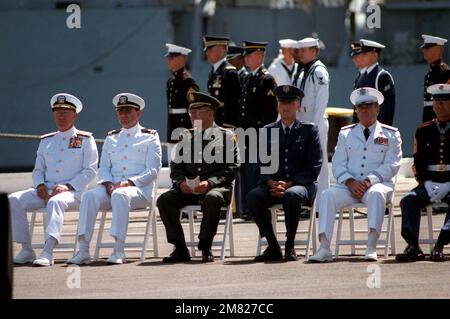 Distinguished guests, including Marine Sergeant Major Allan J. Kellogg, right, Medal of Honor recipient for duty in Vietnam, and Air Force General Jerome O'Malley (2nd from right), commander-in-chief of Pacific Air Forces, attend a ceremony to honor the Unknown Serviceman of the Vietnam Era. Base: Pearl Harbor State: Hawaii (HI) Country: United States Of America (USA) Stock Photo