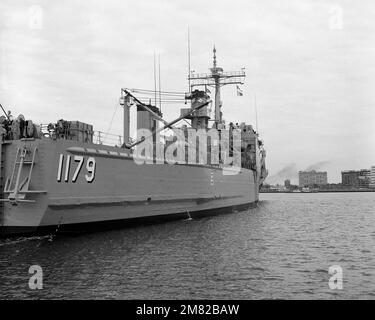 A starboard quarter view of the tank landing ship USS NEWPORT (LST 1179). Base: Portsmouth State: Virginia (VA) Country: United States Of America (USA) Stock Photo