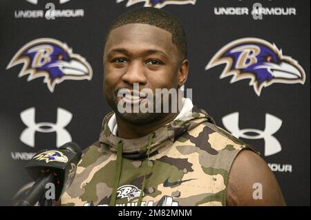 Baltimore Ravens linebacker Roquan Smith (18) runs out of the tunnel during  player introductions before an NFL football game against the Denver  Broncos, Sunday, Dec. 4, 2022, in Baltimore. (AP Photo/Terrance Williams