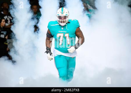 Miami Dolphins offensive lineman Brandon Shell (71) blocks Detroit Lions  defensive end Aidan Hutchinson (97) during an NFL football game, Sunday,  Oct. 30, 2022, in Detroit. (AP Photo/Rick Osentoski Stock Photo - Alamy