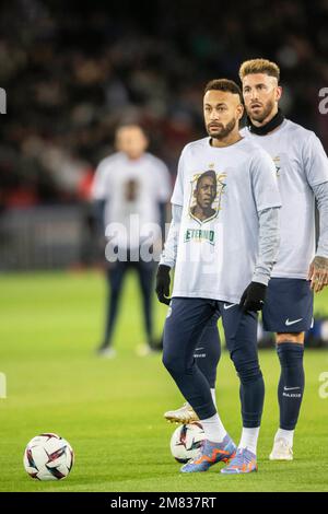 Paris Saint-Germain's Neymar wears Liverpool goalkeeper Alisson Becker's  top after the match Stock Photo - Alamy