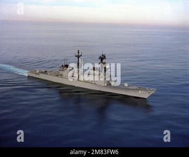 The Destroyer USS DAVID R. RAY (DD 971) (Spruance class), in the ...