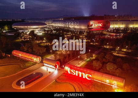 NANJING, CHINA - AUGUST 10, 2022 - (FILE) Aerial photo shows the night view of the Taiwan Semiconductor Manufacturing plant in Pukou district of Nanji Stock Photo