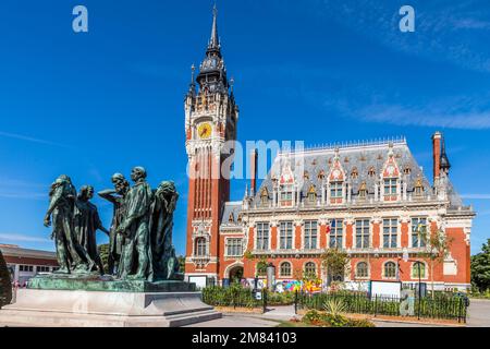 BELFRY, CITY HALL AND THE SCULPTURE LES BOURGEOIS DE CALAIS BY AUGUSTE RODIN, CALAIS, (62) PAS-DE-CALAIS, FRANCE Stock Photo