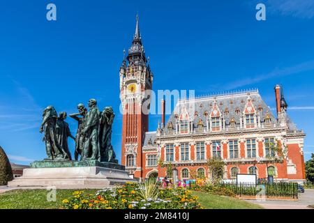 BELFRY, CITY HALL AND THE SCULPTURE LES BOURGEOIS DE CALAIS BY AUGUSTE RODIN, CALAIS, (62) PAS-DE-CALAIS, FRANCE Stock Photo