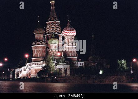 A nighttime view of the lower side of the Cathedral of the Intercession (St.Basil the Blessed Church) located on the south end of Red Square. This former Greek Orthodox church is now a museum to Soviet communism. Base: Moscow Country: Russia (RUS) Stock Photo