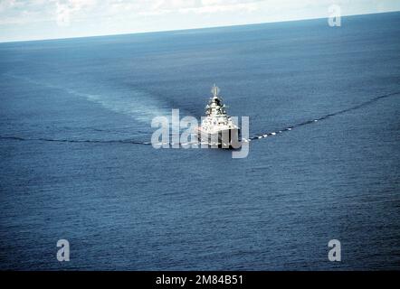 Aerial starboard bow view of the Soviet Kirov Class nuclear-powered guided missile cruiser FRUNZE underway. Country: Indian Ocean (IOC) Stock Photo