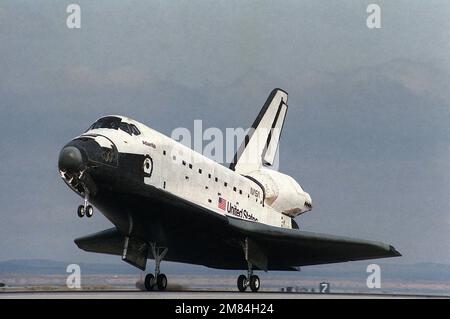 Space Shuttle Atlantis lands at Edwards Air Force Base, CA, USA Stock ...