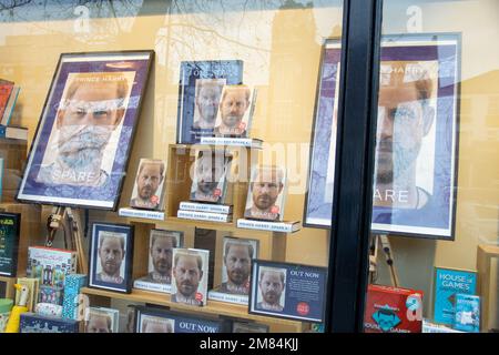 LONDON, ENGLAND - JANUARY 12, 2023: Prince Harry's Memoir 'Spare' On Sale in Waterstones.  Prince Harry's book 'Spare' goes on display in a branch of Waterstones in London. Credit: Sinai Noor/Alamy Live News Stock Photo