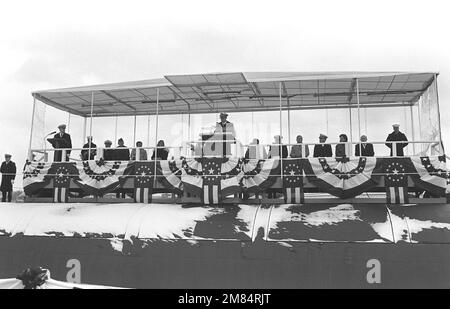 Captain Paul L. Callahan, Commanding Officer (blue) of the nuclear-powered strategic missile submarine USS ALASKA (SSBN 732), speaks during the ship's commissioning. Base: Naval Submarine Base, New London State: Connecticut (CT) Country: United States Of America (USA) Stock Photo