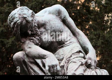 Statue en bronze de Moïse réalisée par Frantisek Bilek en 1905 dans le quartier de Josefov, rue de Paris. Prague Tchèquie. Europe. Stock Photo