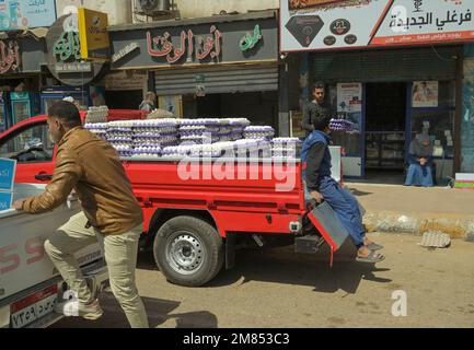 Straßenszene, Handel, Eier, Transport, Qina, Ägypten Stock Photo