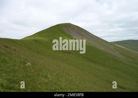 The Hill 'Kensgriff' and the Saddle in the Howgill Fells near Sedbergh in the Yorkshire Dales National Park, England, UK. Stock Photo