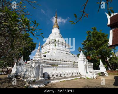 Lampang, Thailand. November 21, 2022. Wat Kaew Don Tao Suchadaram Temple. It is the primary Buddhist temple in Lampang city. Stock Photo