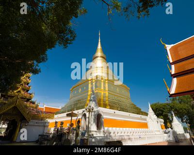 Lampang, Thailand. November 21, 2022. Wat Kaew Don Tao Suchadaram Temple. It is the primary Buddhist temple in Lampang city. Stock Photo