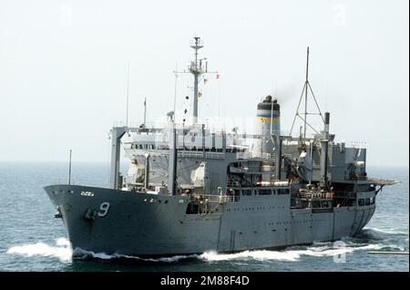 A port bow view of the combat stores ship USNS SPICA (T-AFS-91) underway. Country: Gulf Of Oman Stock Photo