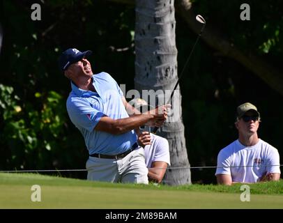 Honolulu, Hawaii, USA. 12th Jan, 2023. MATT KUCHAR watches his chip to the 6th green during the first round of the Sony Open played at Waialae Golf Course, Honolulu, Hawaii. (Credit Image: © Steven Erler/ZUMA Press Wire) EDITORIAL USAGE ONLY! Not for Commercial USAGE! Stock Photo