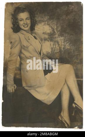 Marilyn Monroe teenage photograph - Norma Jeane 15 years old (1941) - unknown author Stock Photo