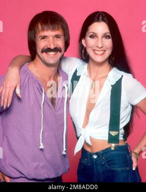 SONNY BONO and CHER in THE SONNY AND CHER COMEDY HOUR (1971), directed by ART FISHER. Credit: Columbia Broadcasting System (CBS) / Album Stock Photo