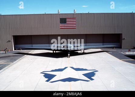 A front view of the B-2 advanced technology bomber at its rollout at Air  Force Plant 42. Base: Palmdale State: California (CA) Country: United States  Of America (USA Stock Photo - Alamy