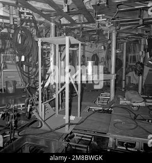 A view of Aegis radar room No. 5 on the guided missile cruiser GETTYSBURG (CG-64). The ship is 60 percent complete. Base: Bath State: Maine (ME) Country: United States Of America (USA) Stock Photo