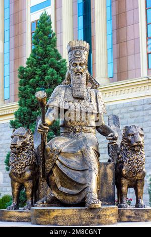 Shaxsiy creampie video Yashirin kamera dushda kuzatildi